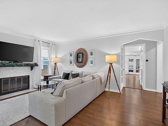 5th image of 5224 14th Ave S