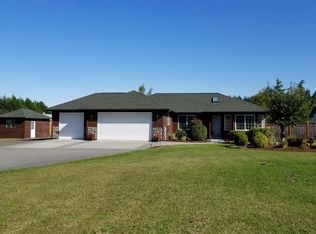 114 Gulls Ln, Sequim, WA 98382