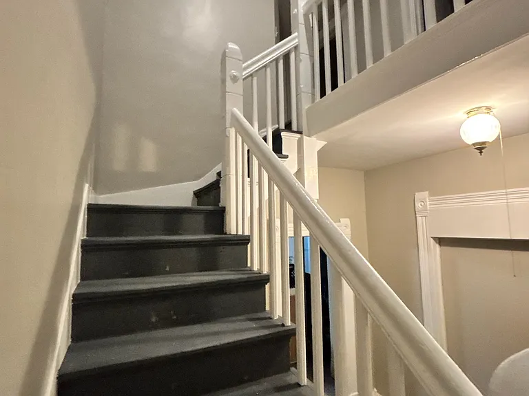203 E Culton St #B — Photo 10