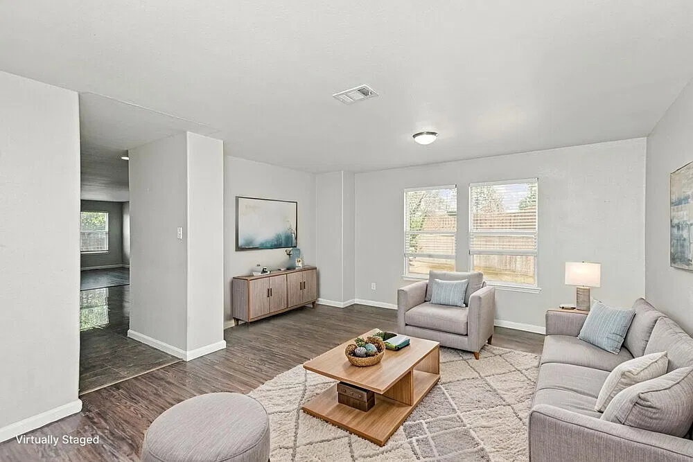 4 bed, 2.0 bath, 2105 sqft, $2,075 — Photo 4