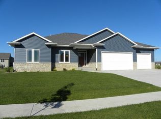 1611 Taft Dr SW, Cedar Rapids, IA 52404