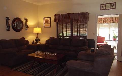 2nd image of 169 NW Lakeside Ct