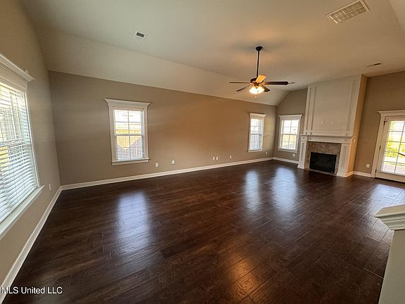 3rd image of 3812 Champion Hills Dr