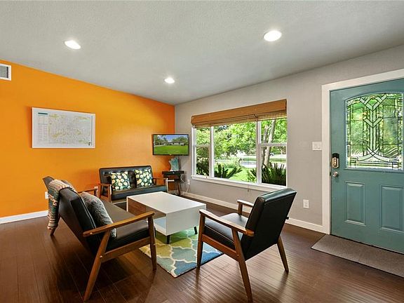 2nd image of 704 W Crestland Dr