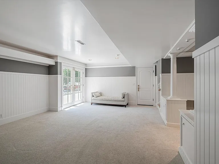 13621 Burke Rd — Photo 16