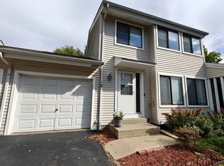 1410 N Whispering Springs Cir #1, Palatine, IL 60074