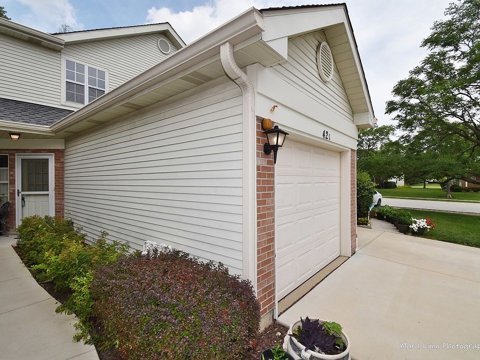 1st image of 42 S Golfview Ct