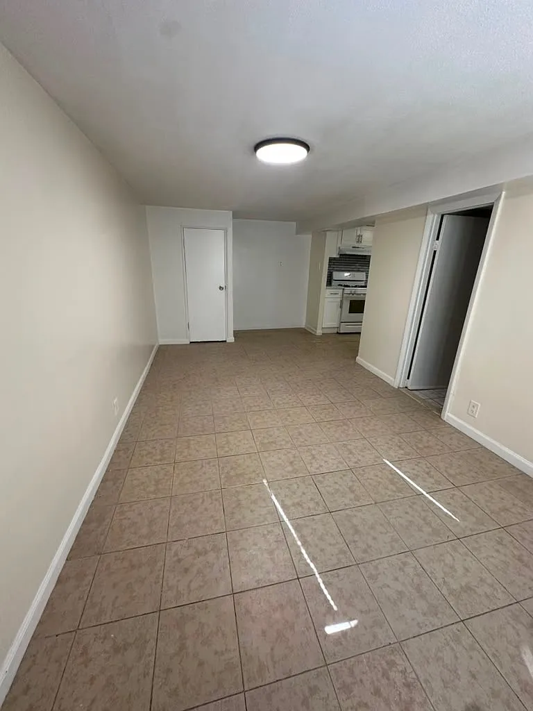 Studio, $1,800 — Photo 2
