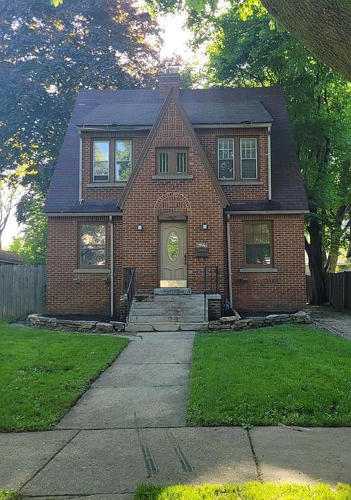 1st image of 628 N Elmwood Ave