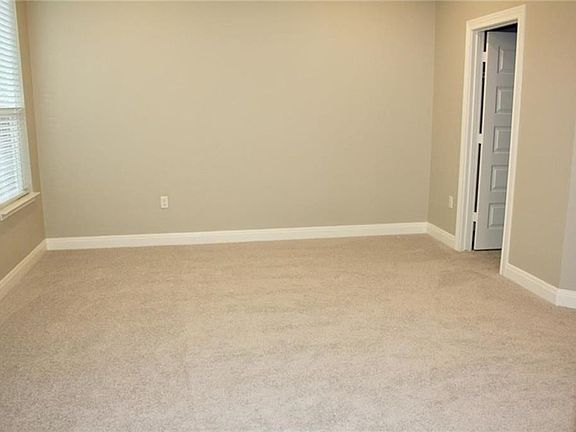 4th image of 1609 Arial Dr