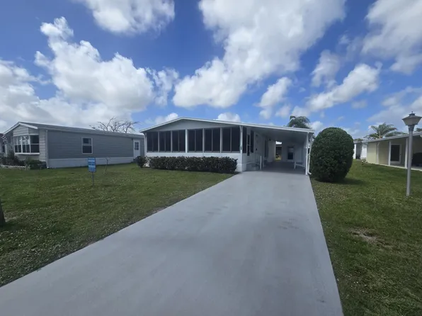 9 Flores Del Norte, Fort Pierce, FL 34951