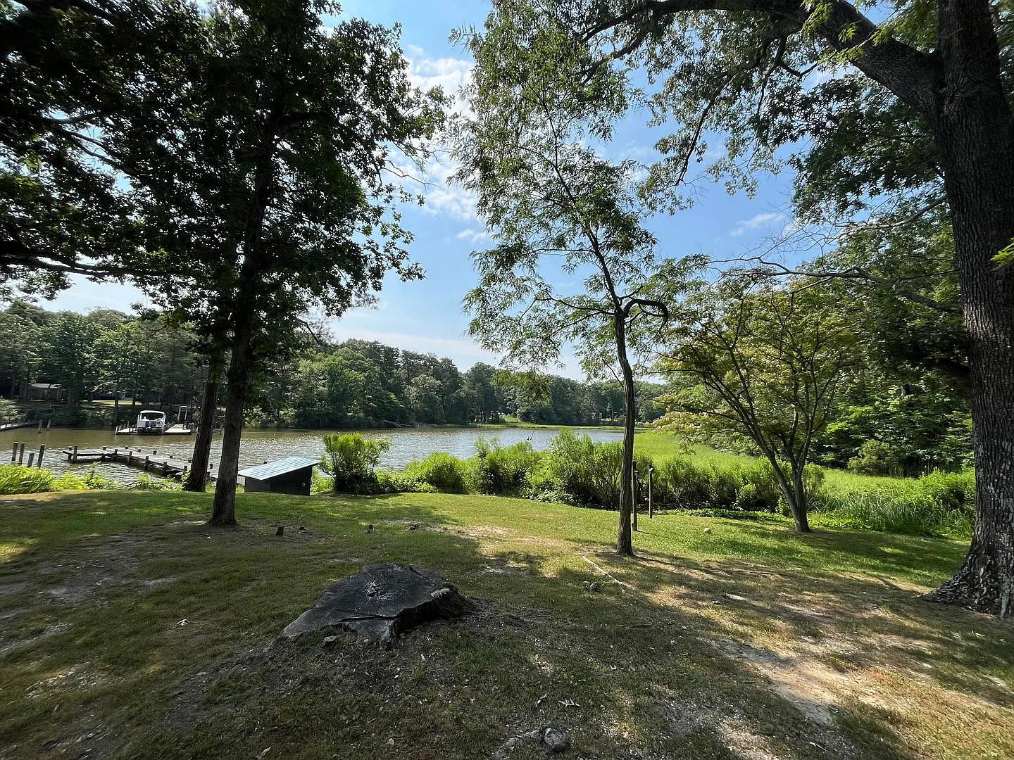Waterfront 2 Bed 1-Bath Furnished Home — Photo 3