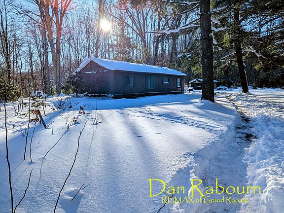 2nd image of 5263 E Eight Mile Rd