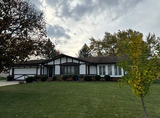 7715 W Briarwood Dr, Franklin, WI 53132