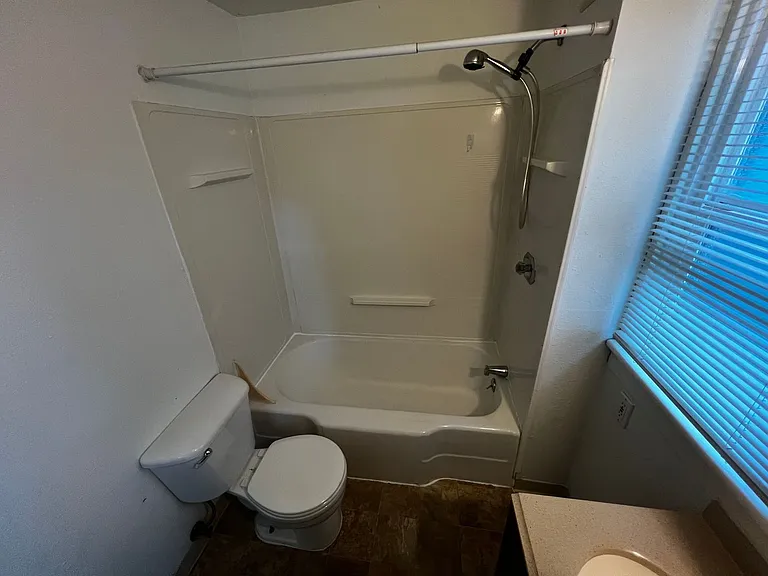 1108 Jackson St — Photo 16