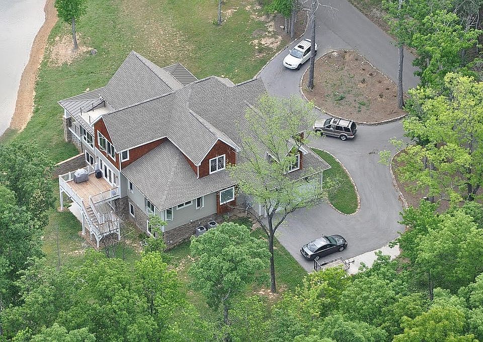 2nd image of 287 Lookout Crest Ln