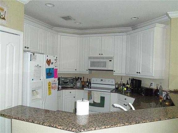 4th image of 7764 NW 112th Pl