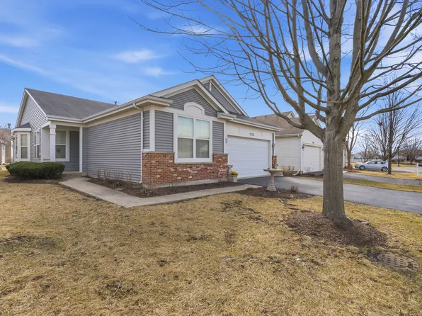 21325 Windsor Lake Ln, Crest Hill, IL 60403