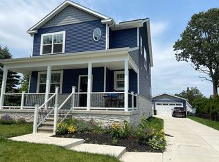 1530 Chestnut St, Wyandotte, MI 48192