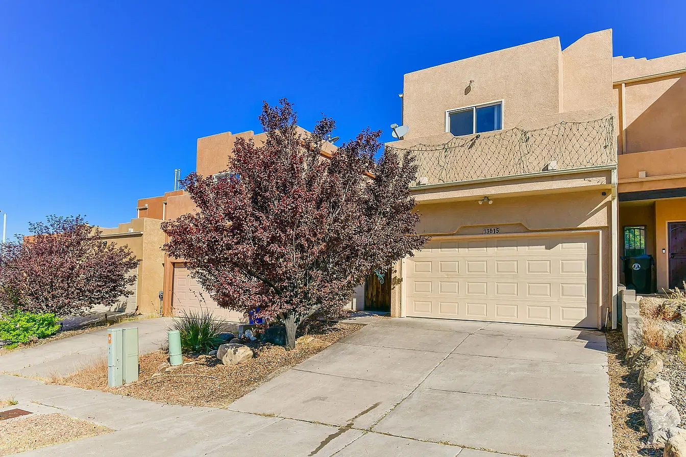 3 bed, 2.5 bath, 1341 sqft, $2,400 — Photo 1