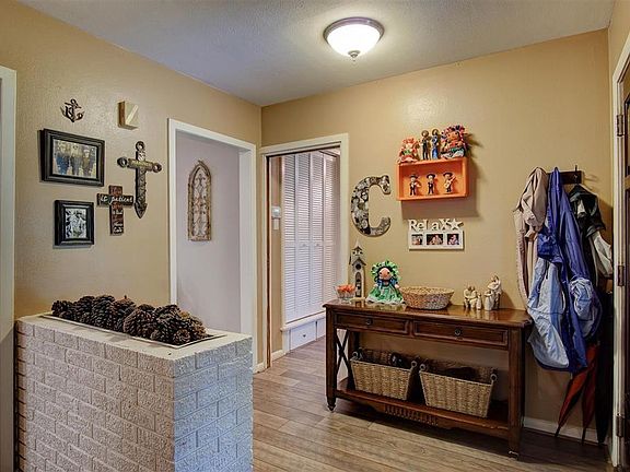 3rd image of 4922 Nina Lee Ln