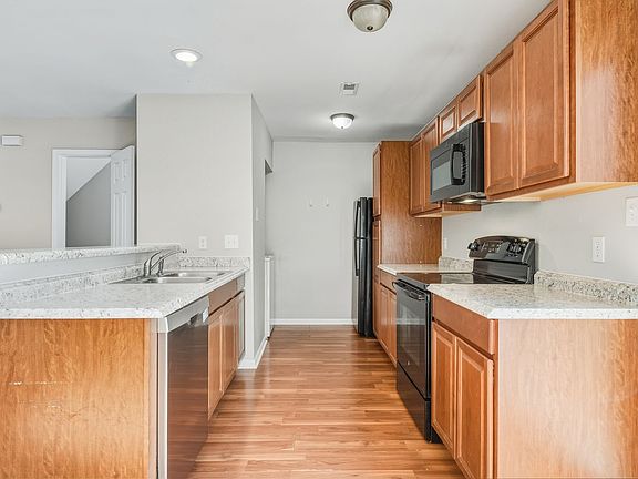 5th image of 732 Branniff Dr