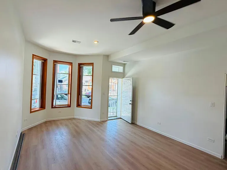 3019 S Union Ave #1 — Photo 3