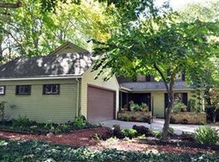 832 Elmwood Rd, Rocky River, OH 44116