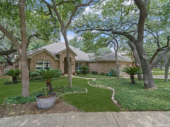 3rd image of 2323 Blackoak Bend