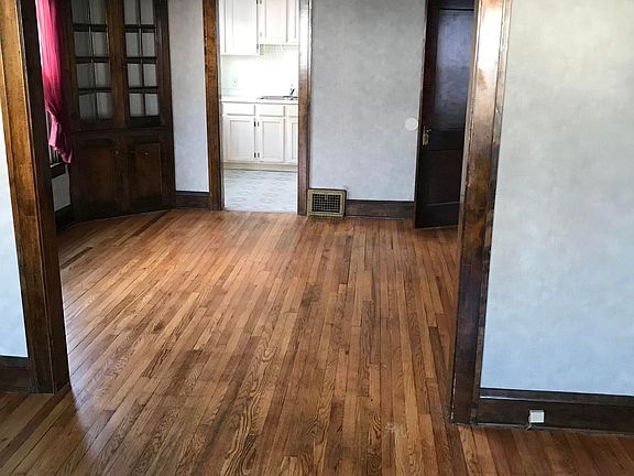 3rd image of 14921 Delaware Ave #Down