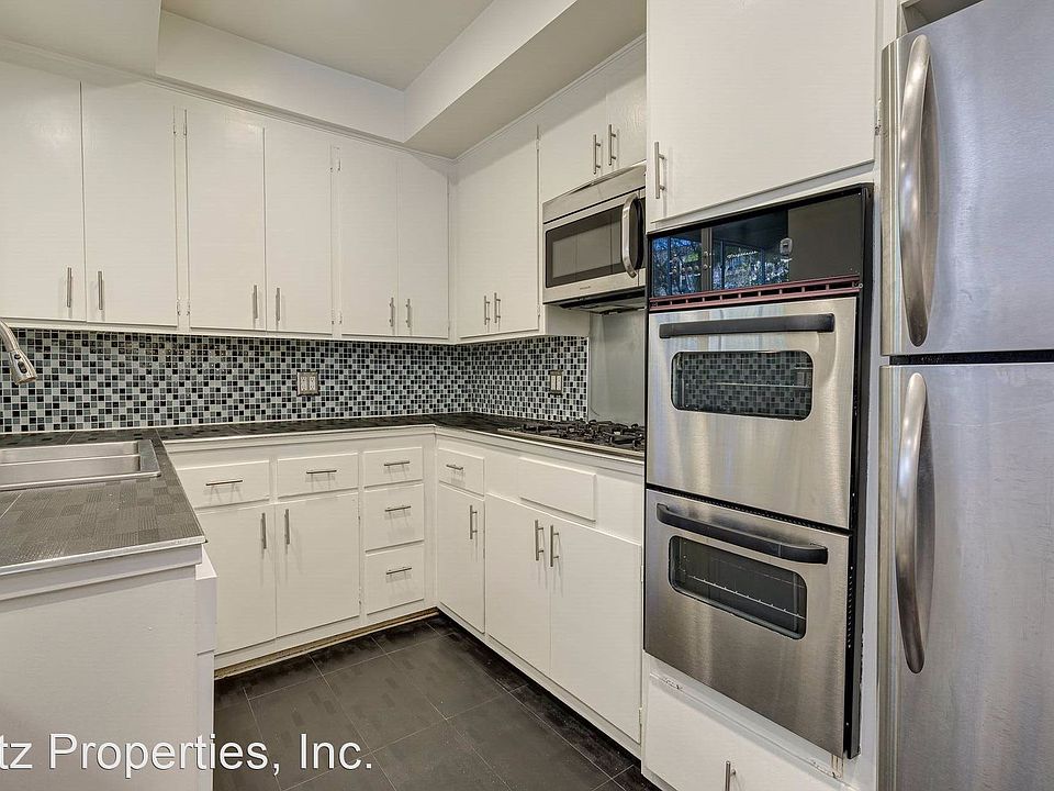 1st image of 1361 N Laurel Ave APT 14