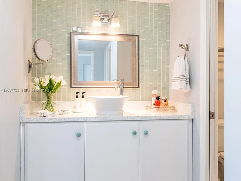 500 Bayview Dr #1520 — Photo 9