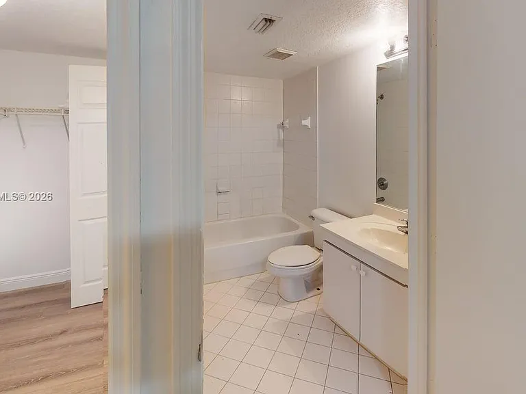 2921 SE 13th Rd #104-39 — Photo 24