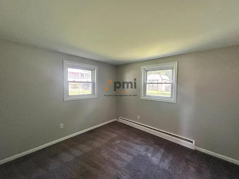 2591 Parkview St #3 — Photo 6