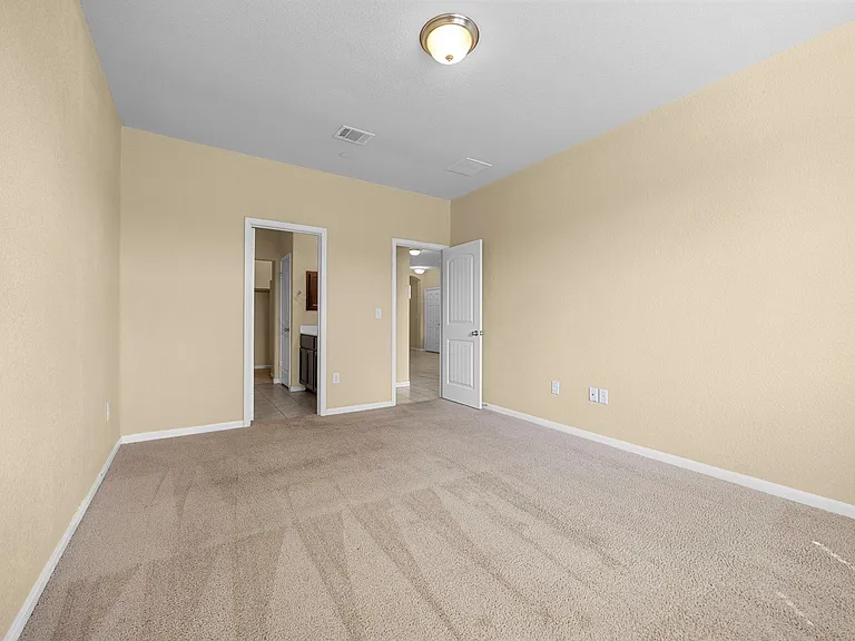 2880 Donnell Dr #101 — Photo 15
