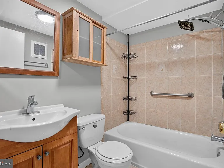 5905 E Noblestown Rd #E — Photo 15
