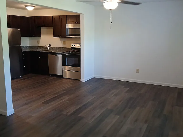 Butler Hill Apartments — Photo 12