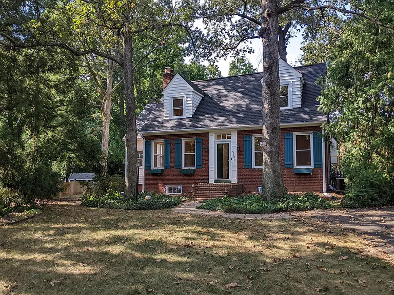 5900 Valley View Dr — Photo 3