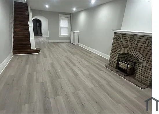 3 bed, $1,990 — Photo 4