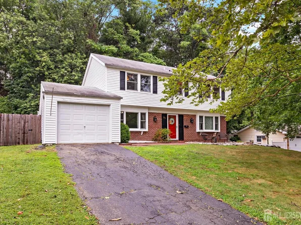 93 Idlebrook Ln, Aberdeen, NJ 07747