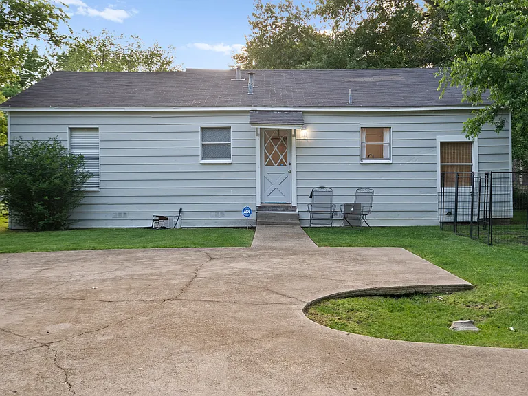 920 N Virginia St — Photo 26