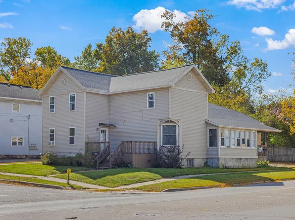 404 S Jefferson St, Hastings, MI 49058