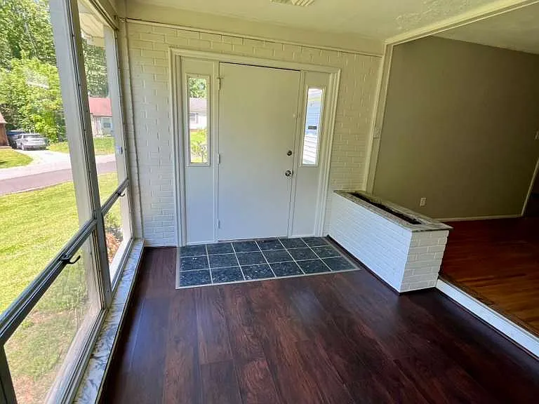 10300 Dudley Dr — Photo 6