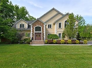 42 Willow Tree Rd, Monsey, NY 10952