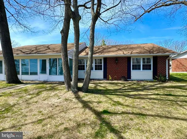 977 Aberdeen Dr, Lakewood, NJ 08701