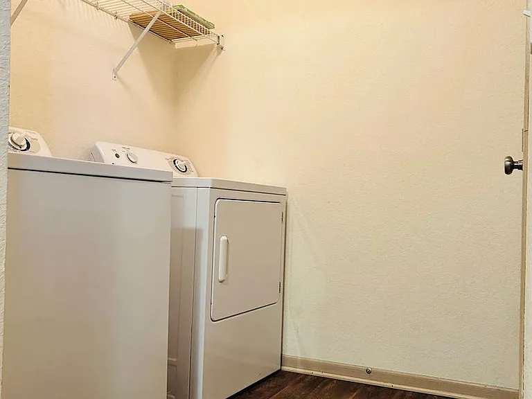 913 Westridge Dr #14 — Photo 7