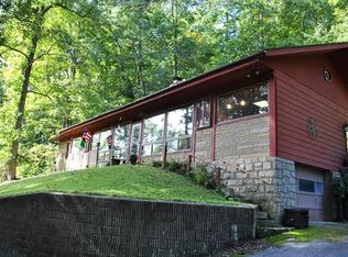 620 Kelly Hill Rd, Clendenin, WV 25045