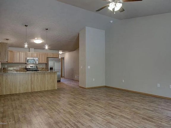 2nd image of 1121 E Dellwood St #2