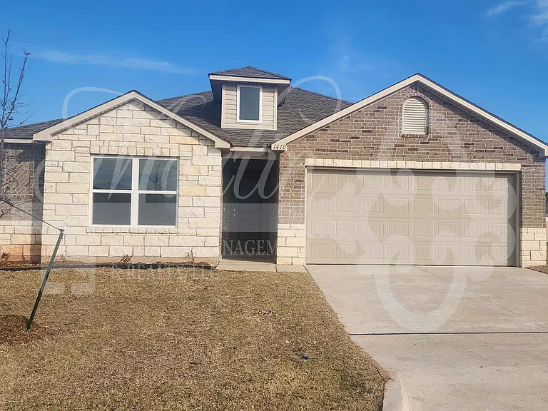 1410 Ellie Ct — Photo 1