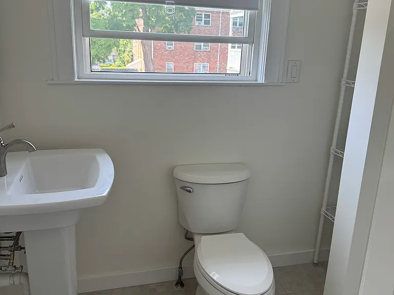 25 Chestnut St #2L — Photo 8